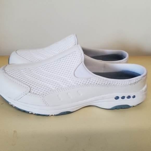 easy spirit mesh clogs